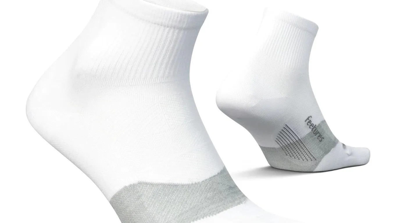 Feetures Elite Ultra Light Cushion Quarter Socks L