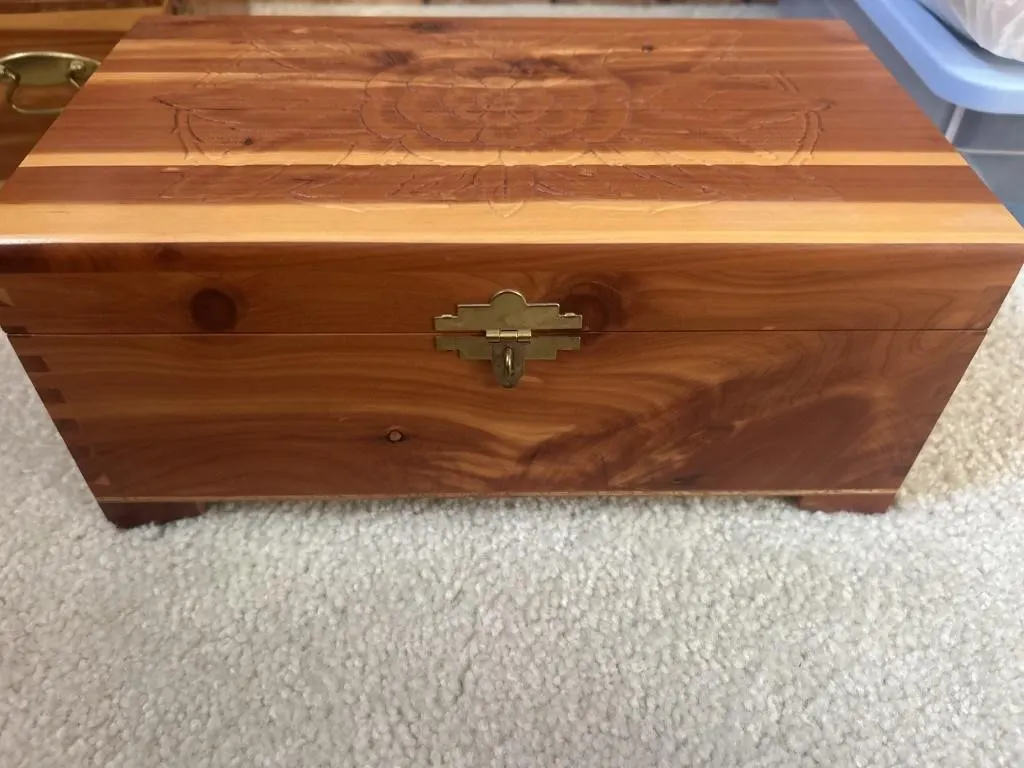 Jewelry box with contents