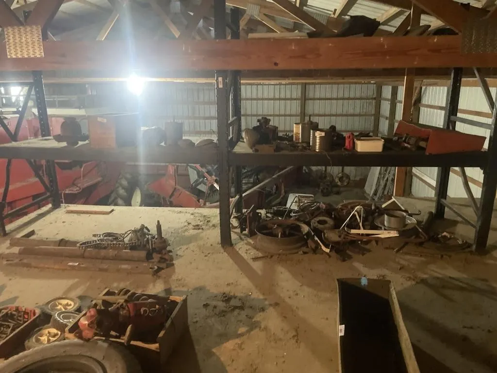 Metal rack - bring help & tools - content not