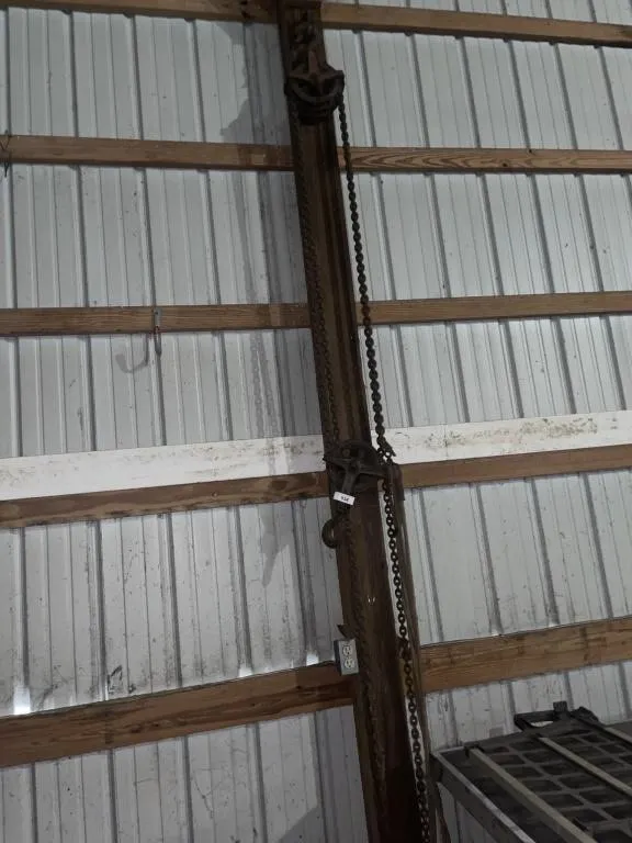 Chain hoist, fence stretcher - bring ladder
