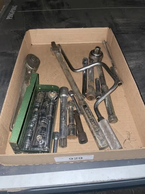 Ratchets, extensions, breaker bar, sockets