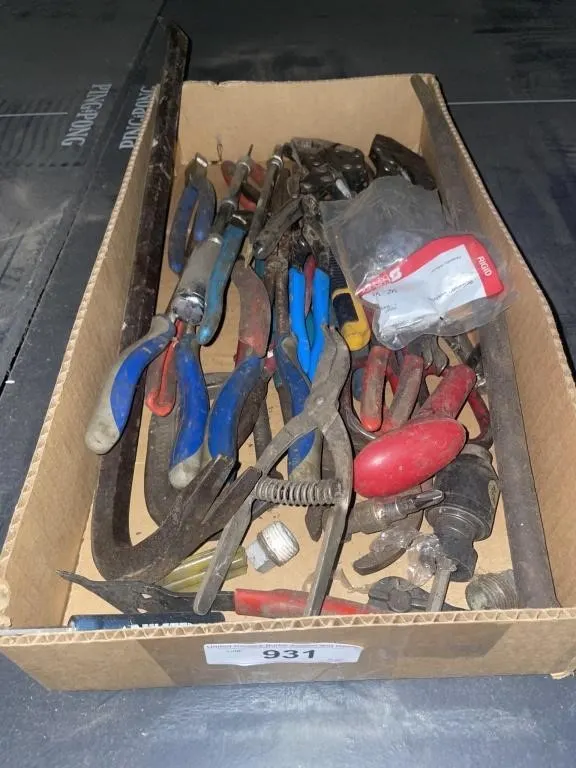 Pliers pry bars