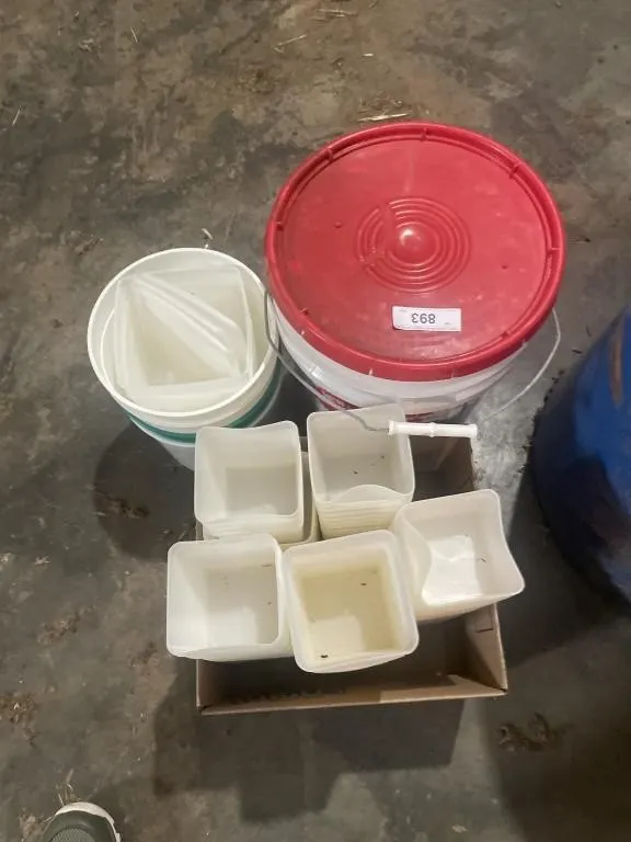 Freezer containers with lids, plastic buckets