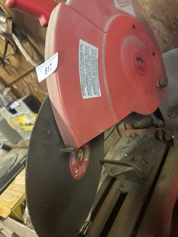Milwaukee saw
