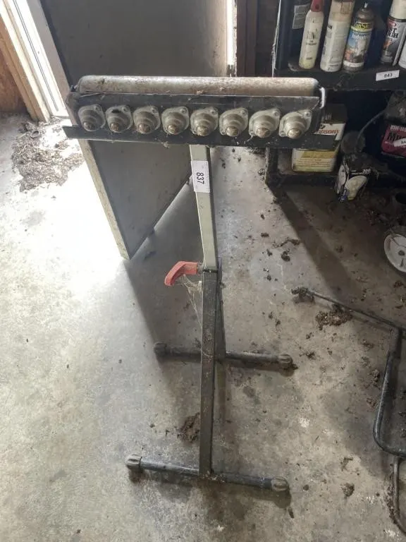 Adjustable roller