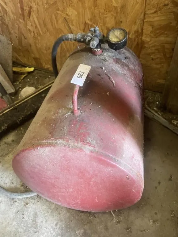 Air tank