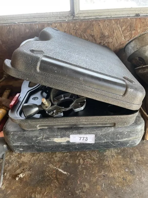 Dremel with case, craftsman tool with case