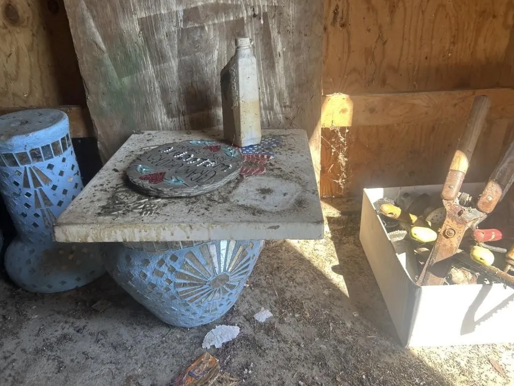 Garden decor vase