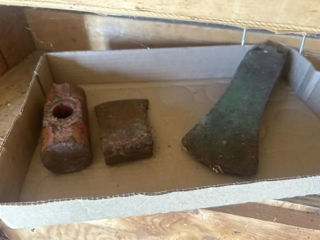 Hatchet head , sledgehammer head splitting mall