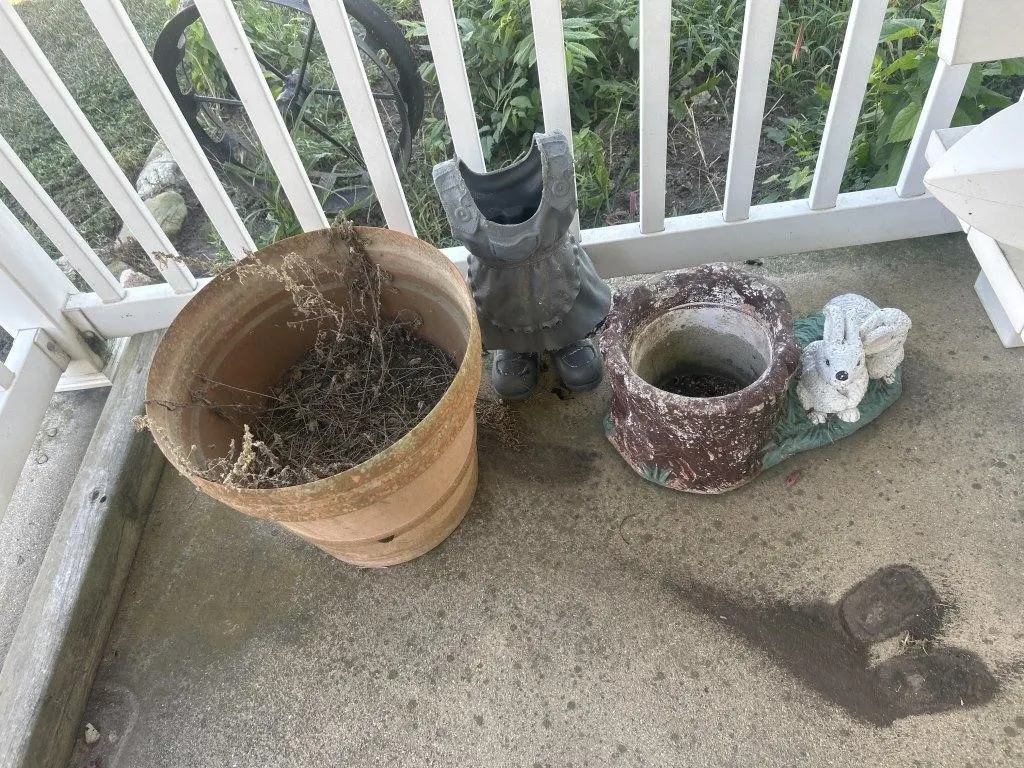 Flower pots