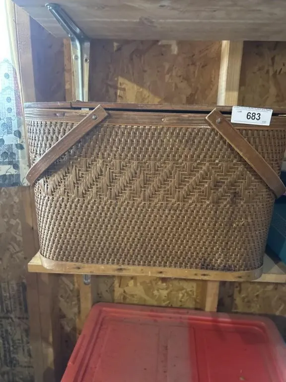 Picnic basket