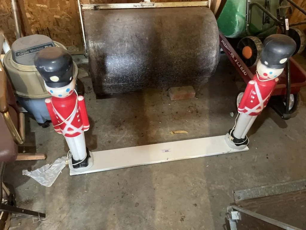 Two Blow Mold soldiers