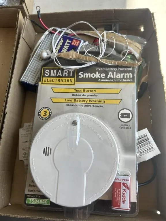 Power enter lamp holder, smoke alarm, and chords