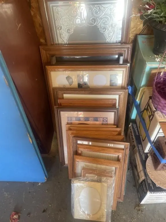 Pictures and picture frames mirror