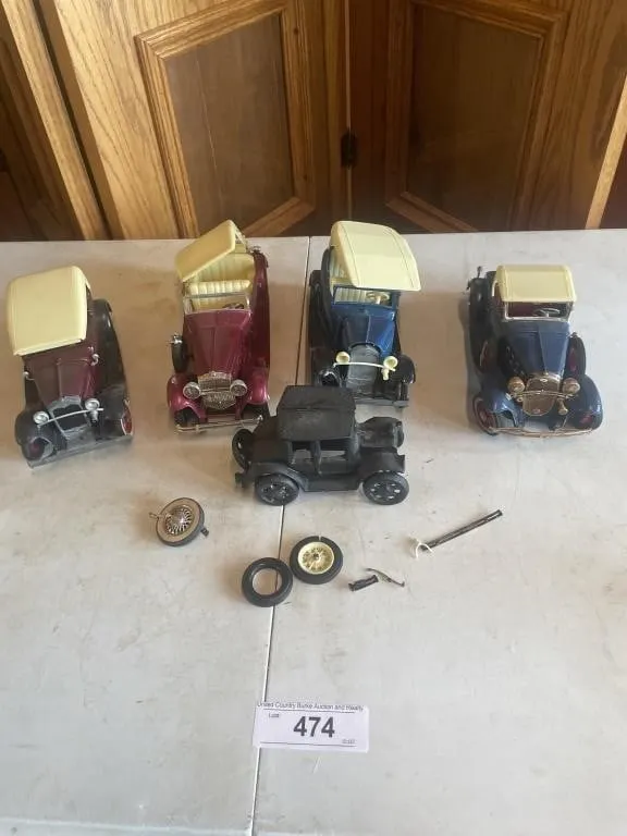 Metal model cars, cast-iron car.