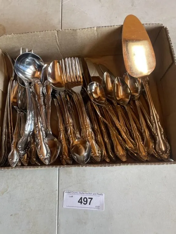 Eight piece utensil set