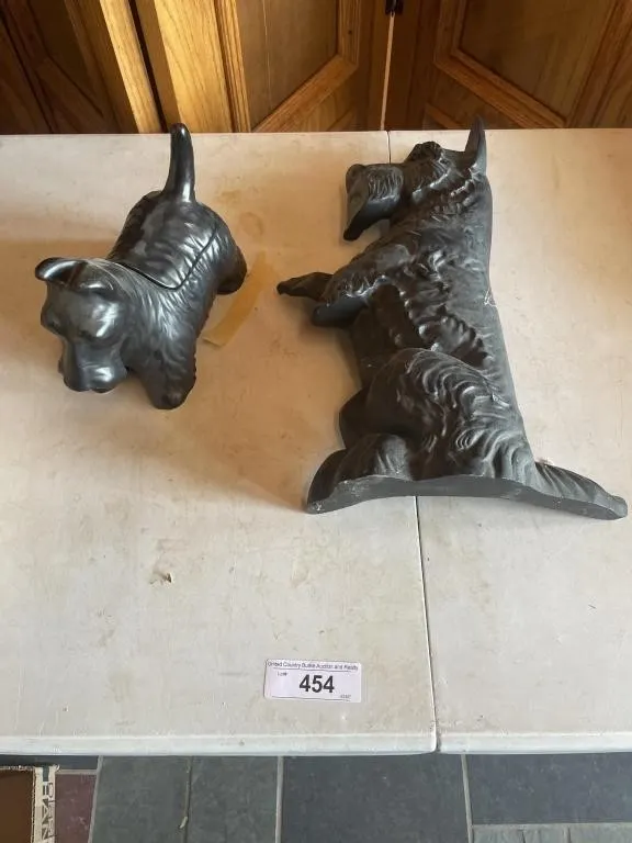 Cast-iron & ceramic Scotty dog