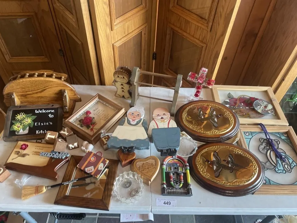 Wood decor, glass pictures and more