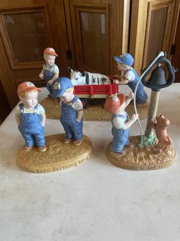Country store figurines