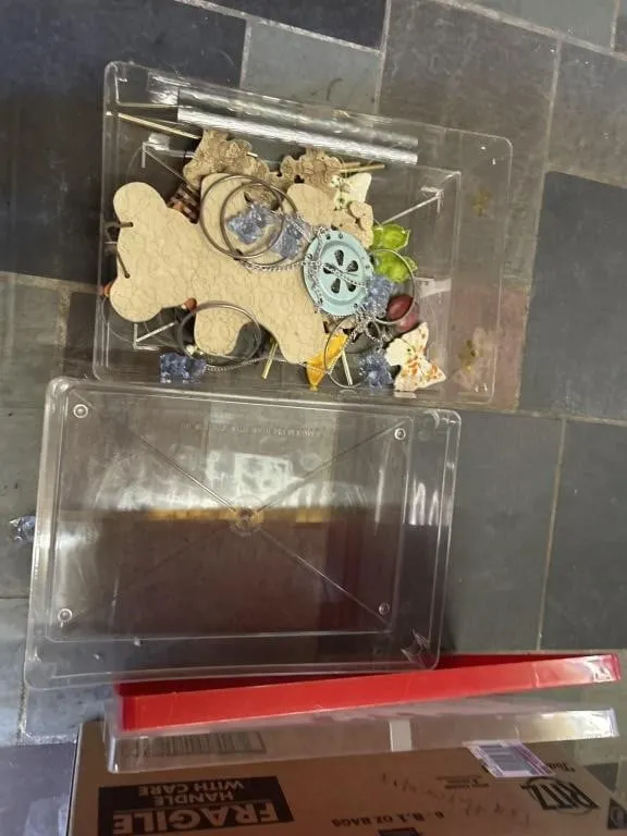 Wind chimes, plastic container containers
