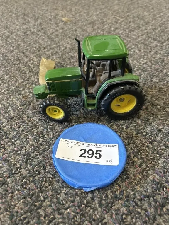 Toy tractor