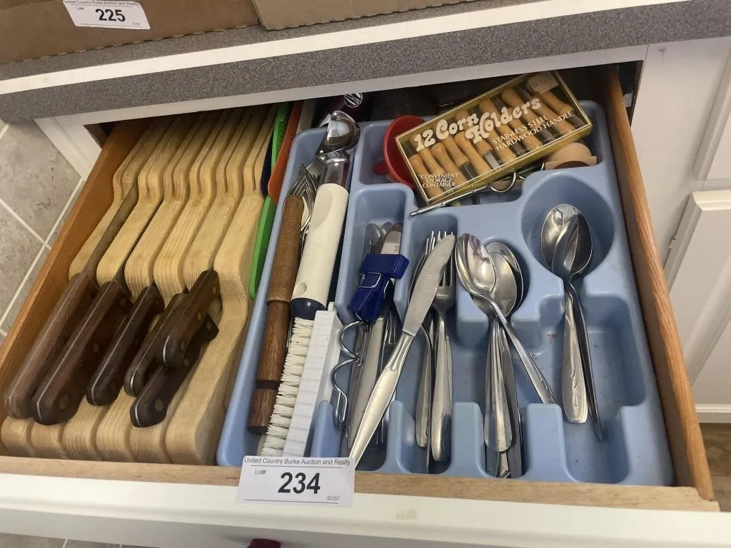 Kitchen Utensils, tray, knife set