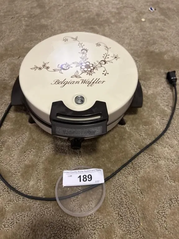 Belgian waffle maker