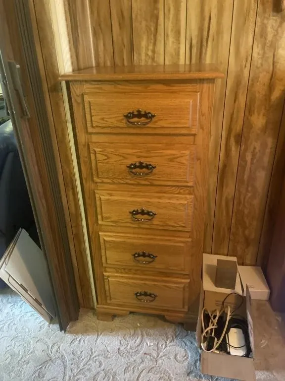 Chest of Drawers. Five Drawers.