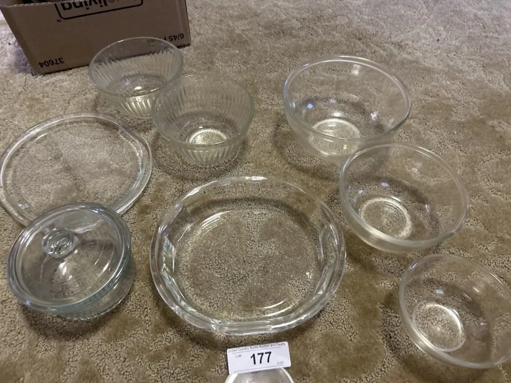 Glass's Pyrex dishes and bowls anchor hocking