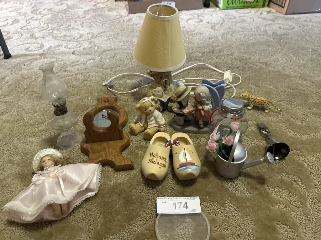Mics items: Dolly Parton bell teddy bear lamp,