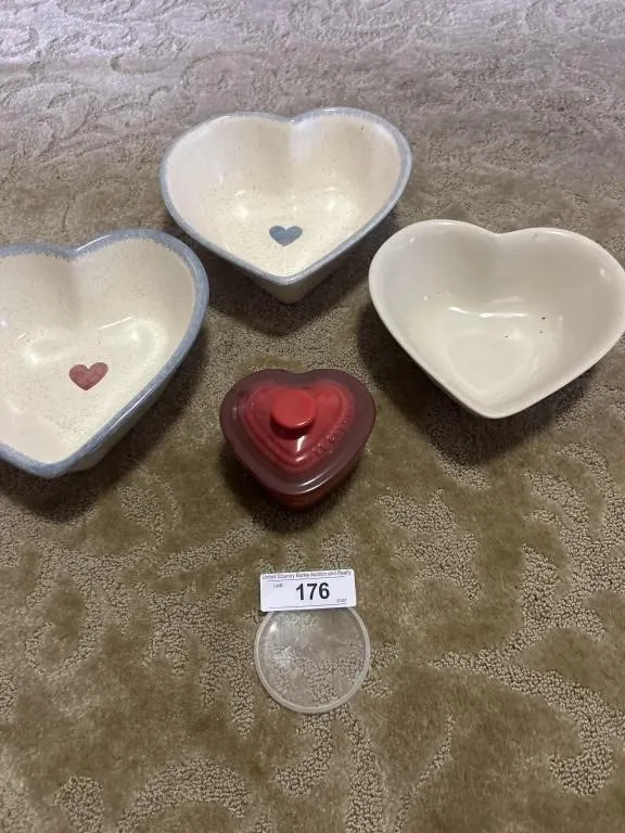Heart shaped bowls and longabrger bowl and le