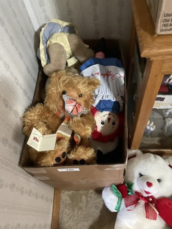 Stuffed bears