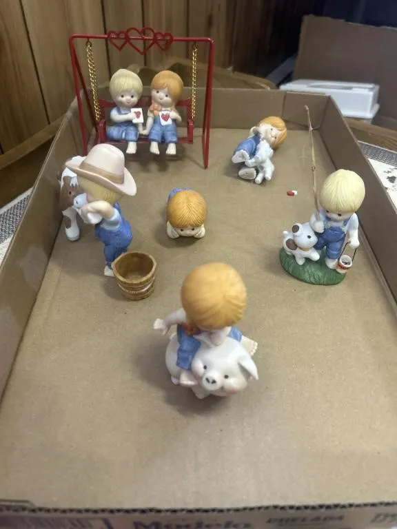 Farm Kids figurines