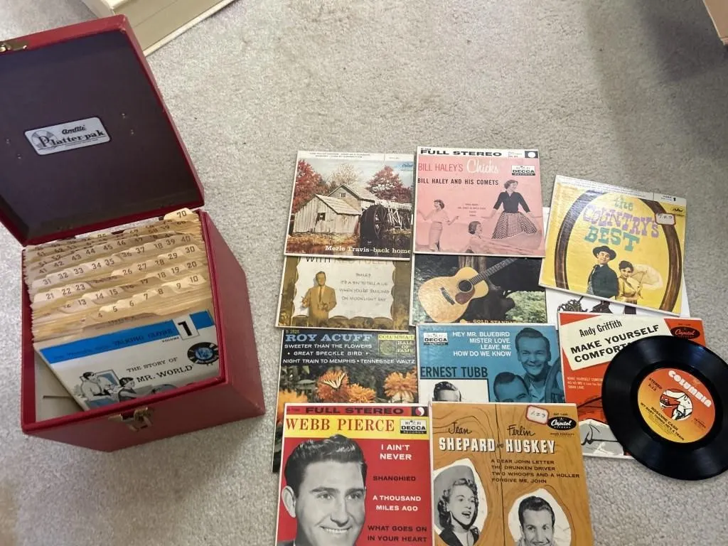 Phonograph record case and records
