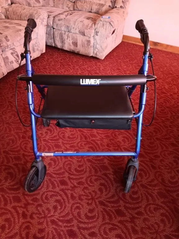 LUMEX large rolling walker