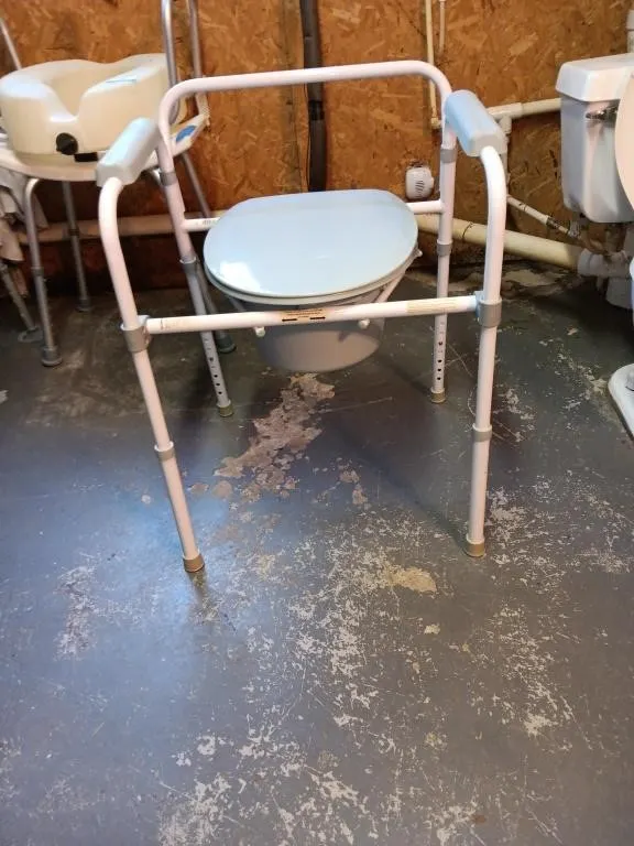 Portable Commode adjustable height & walker