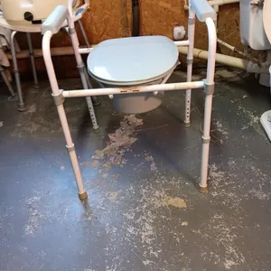 Portable Commode adjustable height & walker