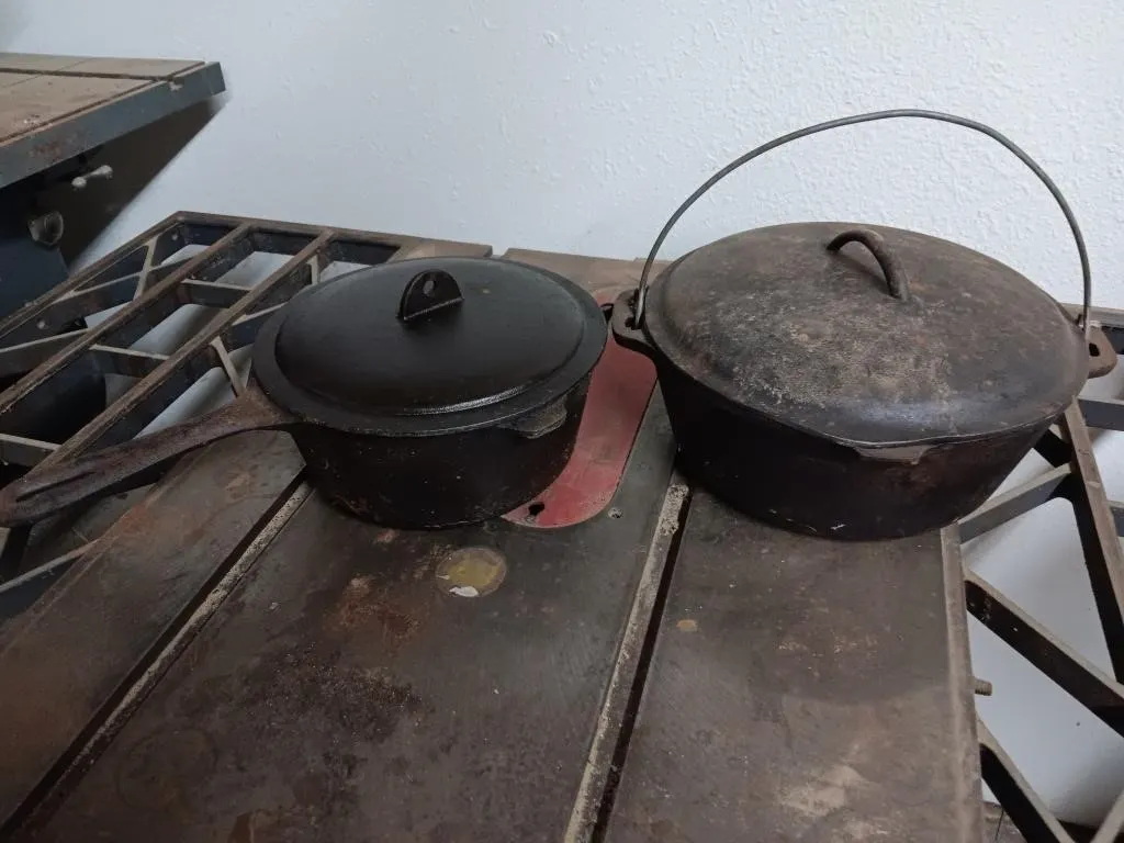 Cast Iron dutch oven and pot with lids Made in USA