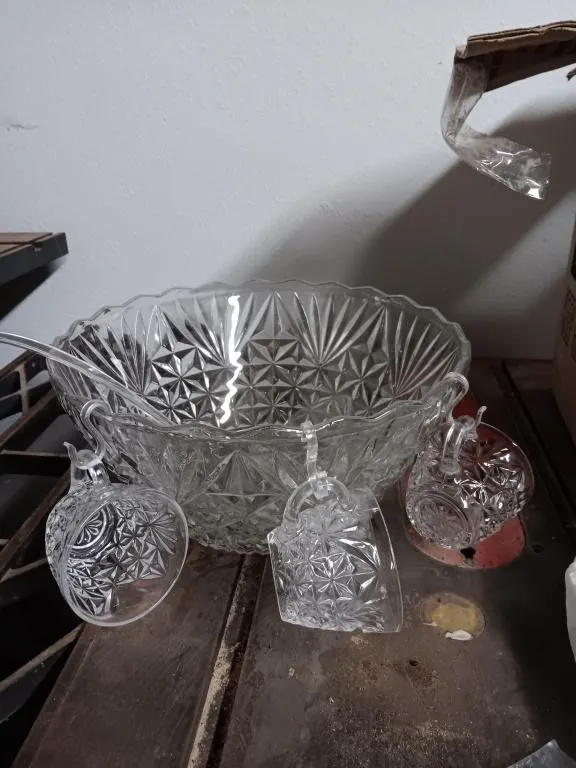 Glass punch bowl set with 8 glasses, hooks and