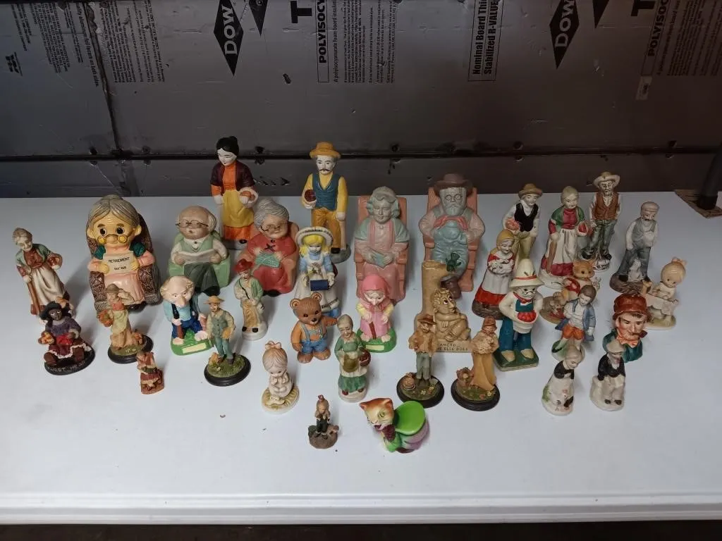 figurines and banks.
Measurements. Approx. 8.5