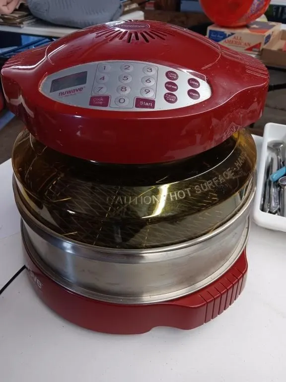Nuwave cooker
. Powered on