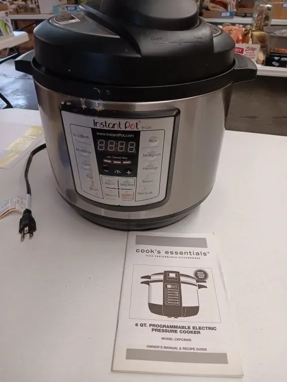 Instant Pot IP-LUX
Powered on