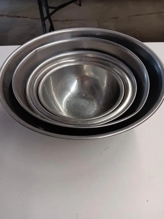 Stainless steel bowls.
