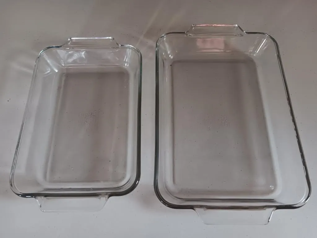 Anchor Hocking oven ware.
(Measurements in