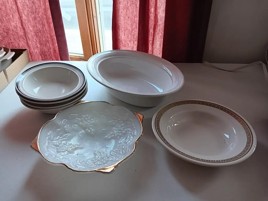 Corning ware bowl, 4 matching stoneware bowls,