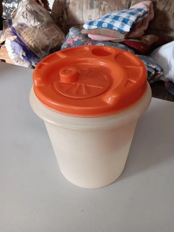 Vintage Farberware vegetable/lettuce spinner lid