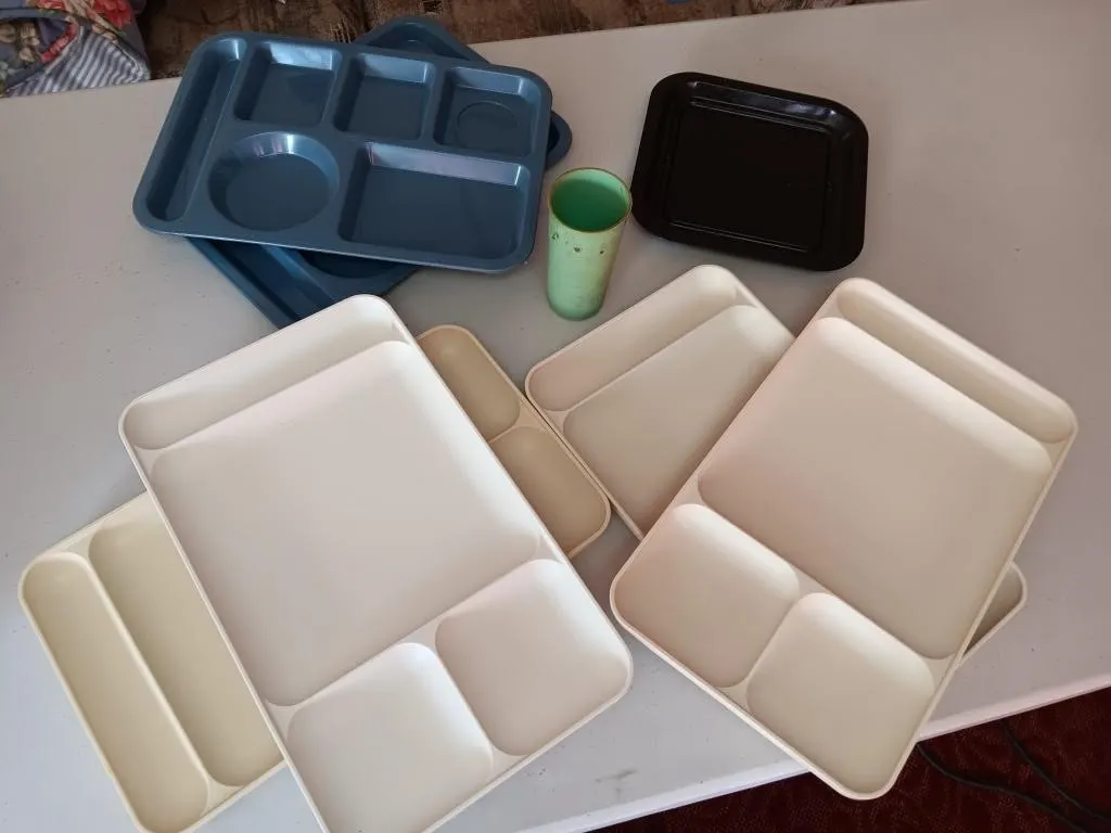 Vintage Tupperware divided lunch trays,