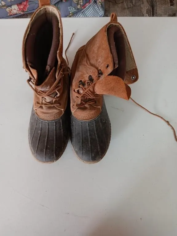 Insulated boots, size unknown.