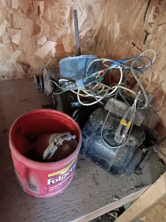 Motors, details unknown & untested.
