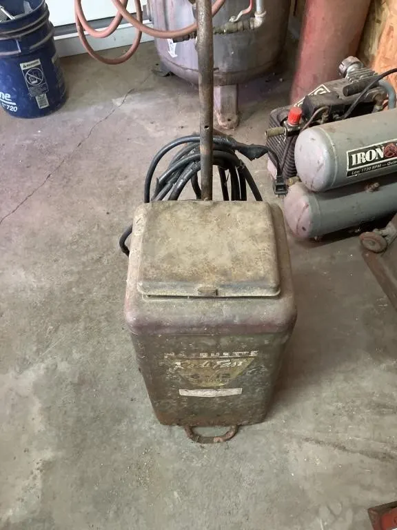 Vintage Marquette Red-fast charger, not tested